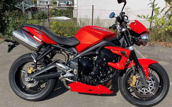 Gebrauchtmotorrad Triumph Street Triple R - Bild 1
