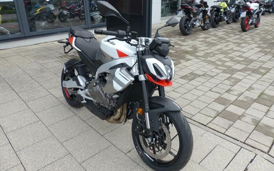 Neufahrzeug Aprilia Tuono 457 - Bild 17