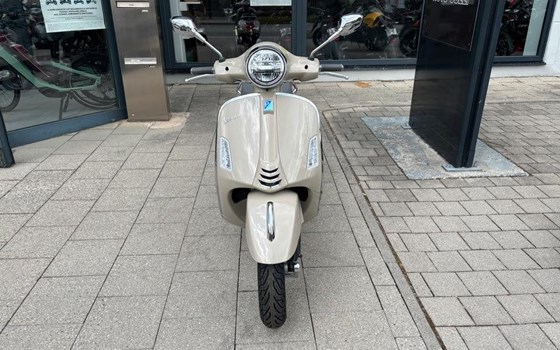 Neufahrzeug Vespa GTS 310 - Bild 1