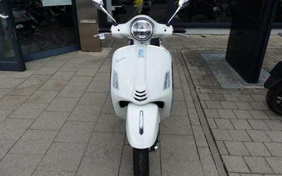 Neufahrzeug Vespa GTS 310 Super - Bild 1