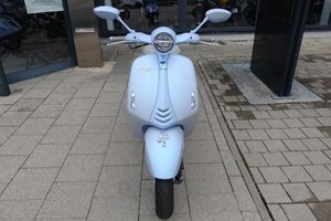 Angebot Vespa 946 Snake