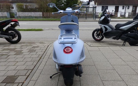 Neufahrzeug Vespa 946 Snake - Bild 10