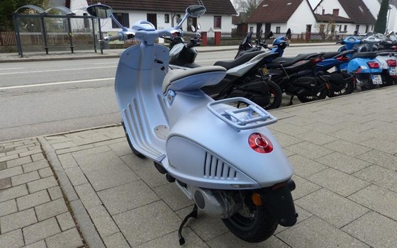 Neufahrzeug Vespa 946 Snake - Bild 8