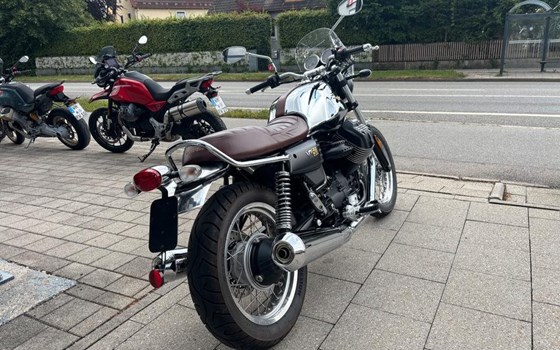 Gebrauchtmotorrad Moto Guzzi V7 III Anniversario - Bild 12