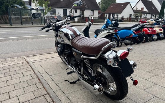 Gebrauchtmotorrad Moto Guzzi V7 III Anniversario - Bild 8