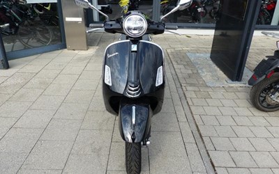 Vespa GTS 125