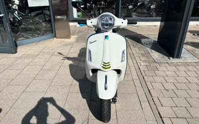 Vespa GTS 125 Super Tech