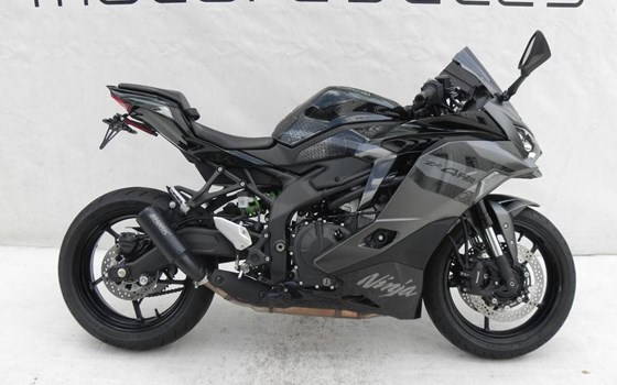 Neufahrzeug Kawasaki Ninja ZX-4RR - Bild 12