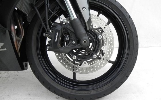 Neufahrzeug Kawasaki Ninja ZX-4RR - Bild 17