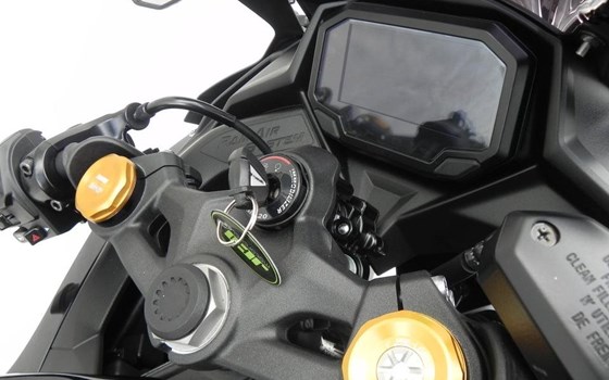 Neufahrzeug Kawasaki Ninja ZX-4RR - Bild 19
