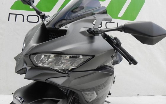 Neufahrzeug Kawasaki Ninja ZX-4RR - Bild 9