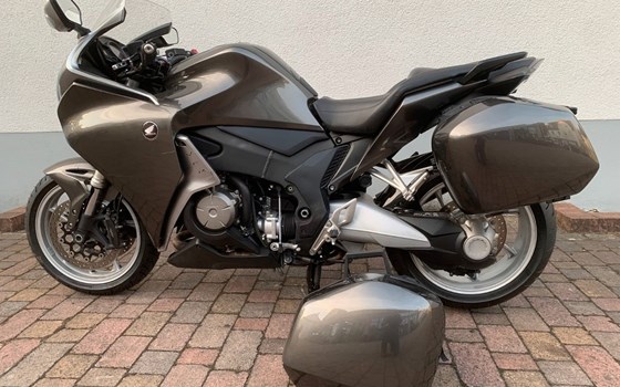 Gebrauchtmotorrad Honda VFR 1200 F - Bild 11