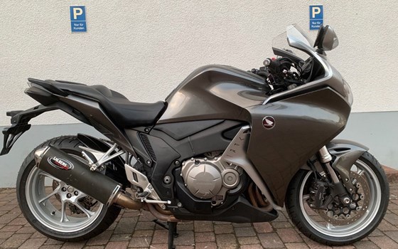 Gebrauchtmotorrad Honda VFR 1200 F - Bild 2