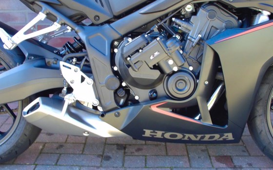 Gebrauchtmotorrad Honda CBR650R E-Clutch - Bild 17