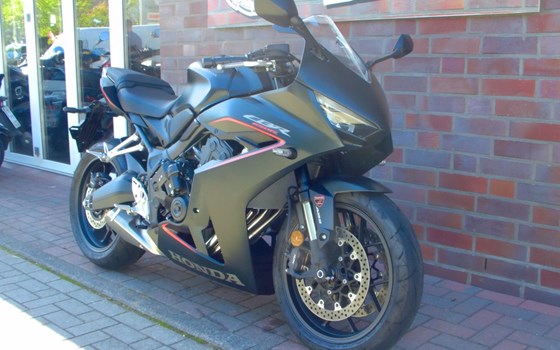 Gebrauchtmotorrad Honda CBR650R E-Clutch - Bild 2
