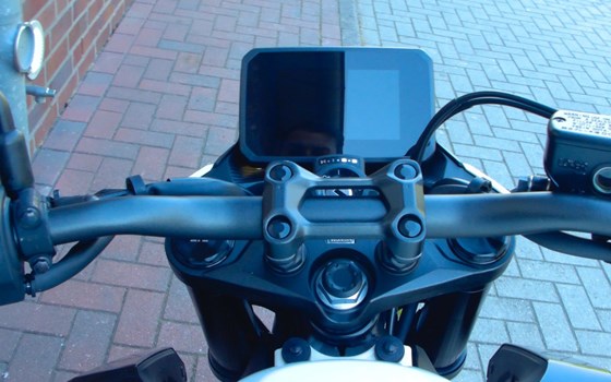 Gebrauchtmotorrad Honda CB500 Hornet - Bild 12