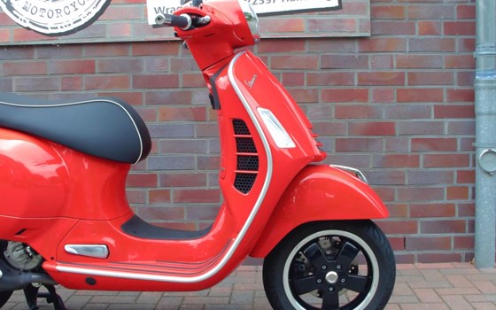 Gebrauchtmotorrad Vespa GTS 300 Super - Bild 5