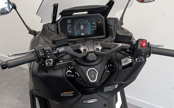 Gebrauchtmotorrad Yamaha TMAX Tech MAX - Bild 9