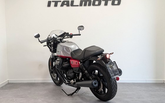 Gebrauchtmotorrad Moto Guzzi V7 Stone Corsa - Bild 4