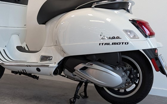 Gebrauchtmotorrad Vespa GTS 310 Super - Bild 11