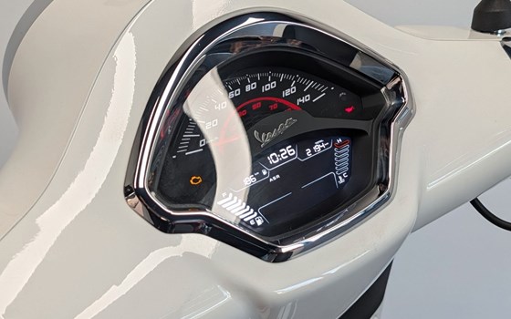 Gebrauchtmotorrad Vespa GTS 310 Super - Bild 6