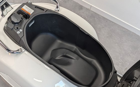 Gebrauchtmotorrad Vespa GTS 310 Super - Bild 9