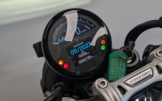 Gebrauchtmotorrad Triumph Speed Twin 900 - Bild 6
