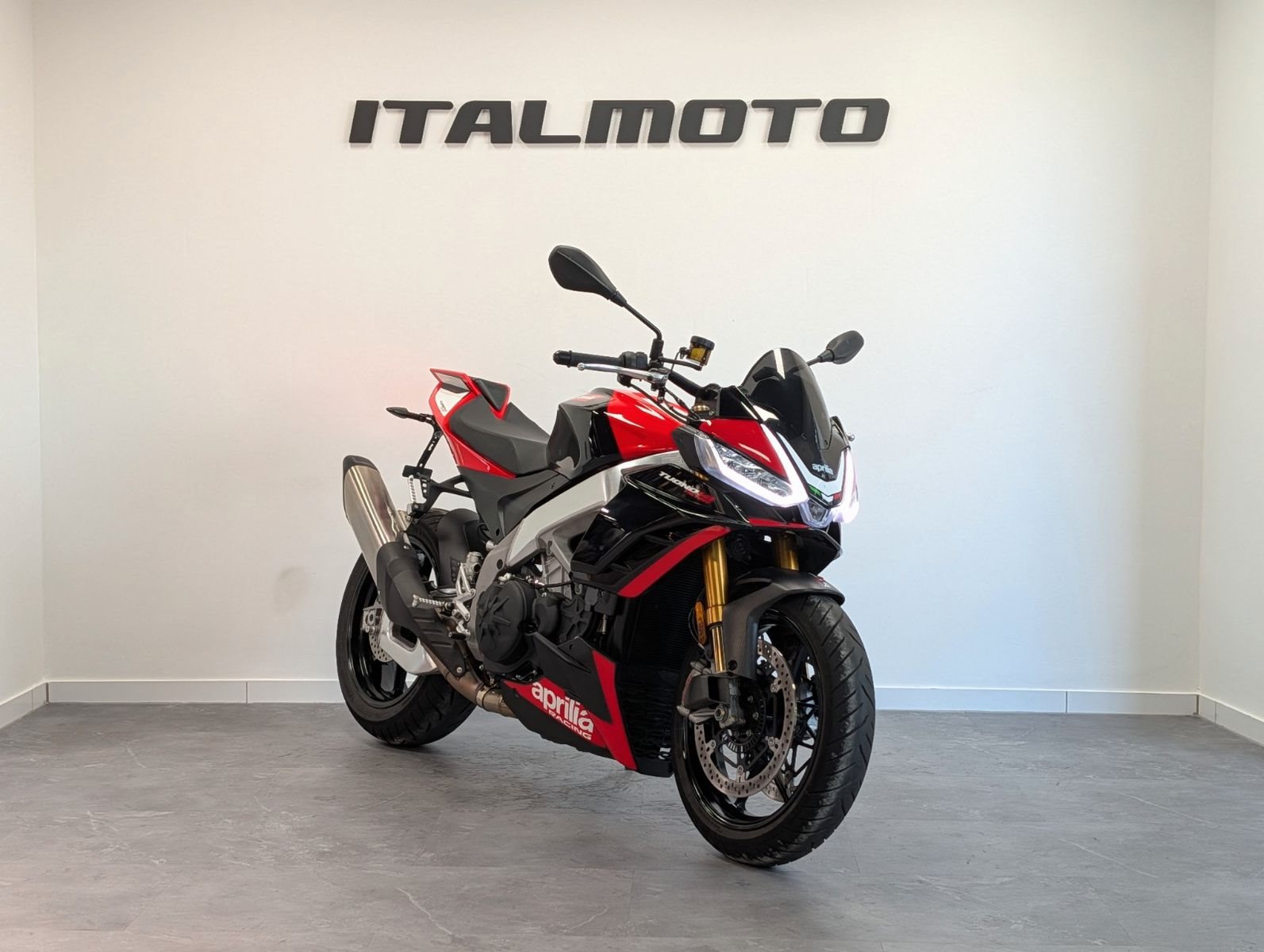 Aprilia Tuono V4 1100 Factory