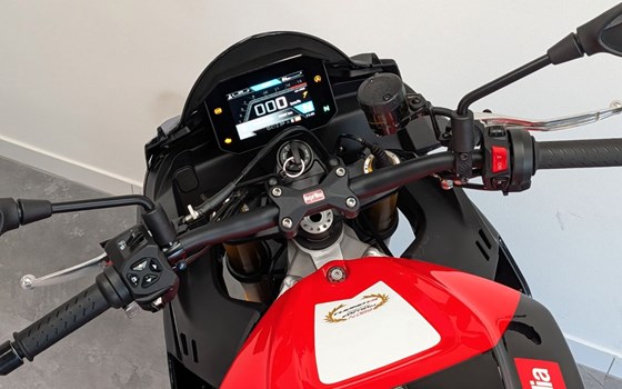 Gebrauchtmotorrad Aprilia Tuono V4 1100 Factory - Bild 5