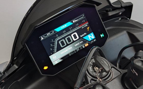 Gebrauchtmotorrad Aprilia Tuono V4 1100 Factory - Bild 6