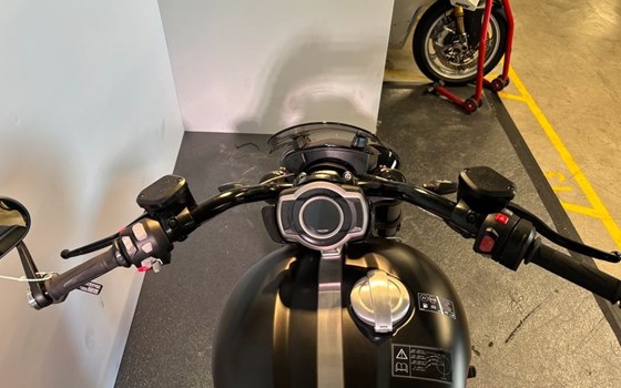 Gebrauchtmotorrad Triumph Rocket 3 Storm GT - Bild 4
