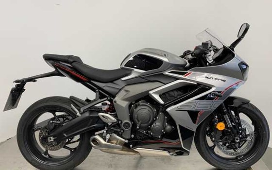 Gebrauchtmotorrad Triumph Daytona 660 - Bild 2