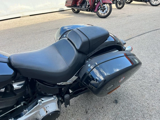 Harley-Davidson Softail Sport Glide FLSB (schwarz) - Bild 10