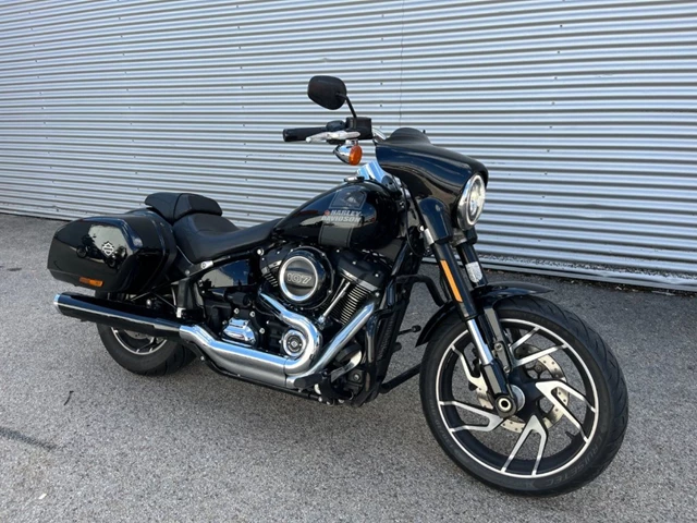 Harley-Davidson Softail Sport Glide FLSB (schwarz) - Bild 4