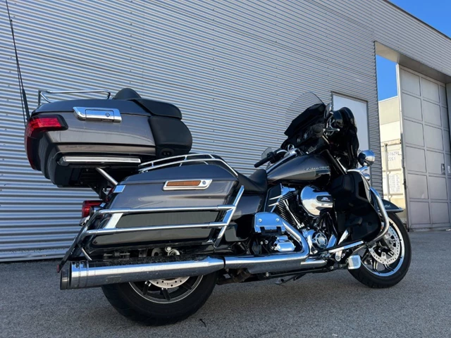 Harley-Davidson FLHTK Electra Glide Ultra Limited (schwarz) - Bild 8