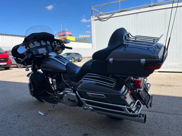 Harley-Davidson FLHTK Electra Glide Ultra Limited (schwarz) - Bild 9