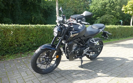 Gebrauchtmotorrad Honda CB125R - Bild 2