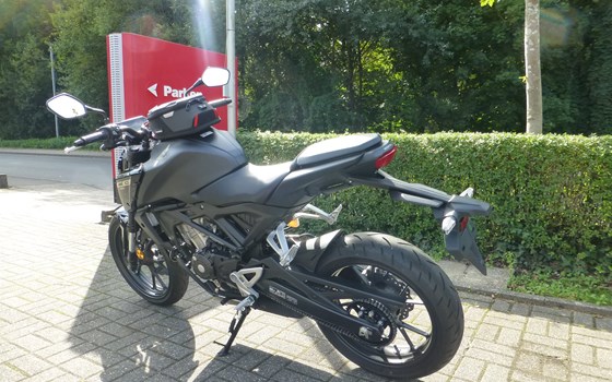 Gebrauchtmotorrad Honda CB125R - Bild 3