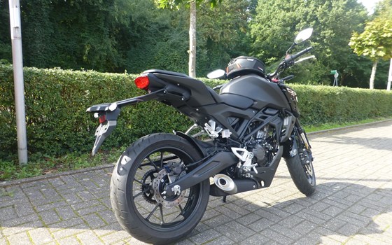 Gebrauchtmotorrad Honda CB125R - Bild 5