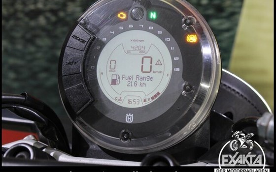 Gebrauchtmotorrad Husqvarna Svartpilen 125 - Bild 11