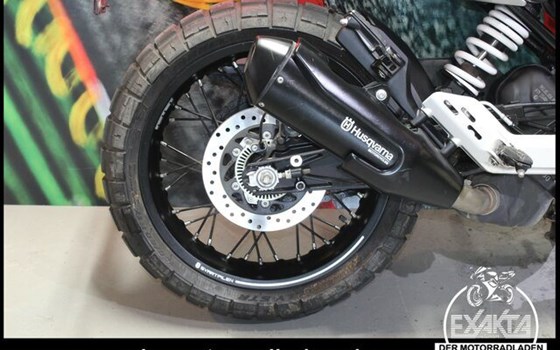 Gebrauchtmotorrad Husqvarna Svartpilen 125 - Bild 20