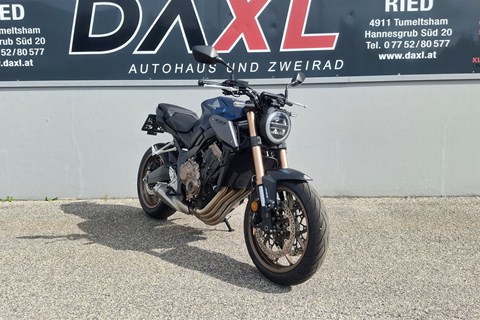 Mittelklasse Naked Bikes für jedes Budget!