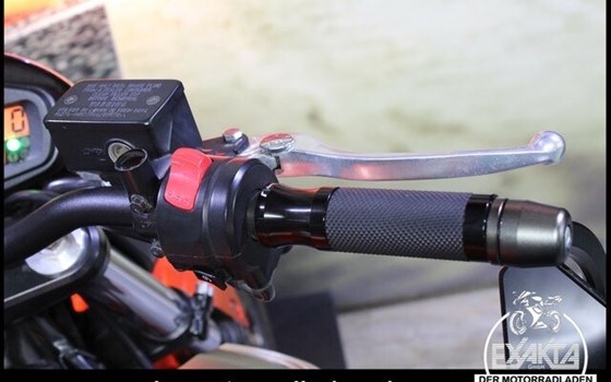 Gebrauchtmotorrad Suzuki GSR 600 - Bild 19
