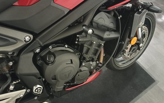 Gebrauchtmotorrad Triumph Street Triple 765 RS - Bild 9