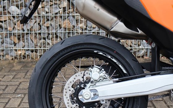 Gebrauchtmotorrad KTM 690 SMC R - Bild 16