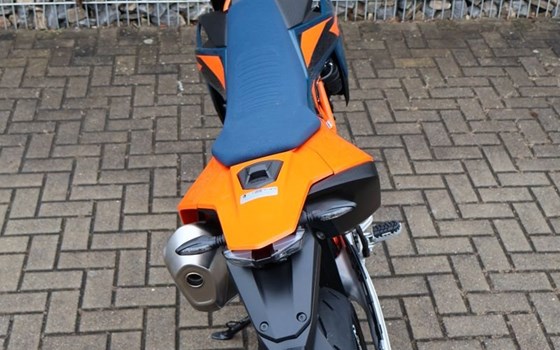 Gebrauchtmotorrad KTM 690 SMC R - Bild 7