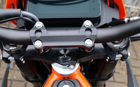 Gebrauchtmotorrad KTM 690 SMC R - Bild 9