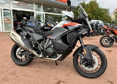 NEUFAHRZEUG KTM 1390 Super Adventure S EVO