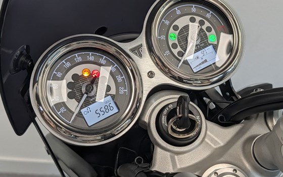 Gebrauchtmotorrad Triumph Speed Twin 1200 - Bild 6