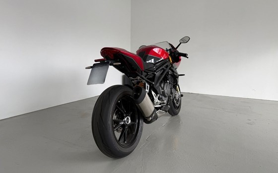 Gebrauchtmotorrad Triumph Speed Triple 1200 RR - Bild 4